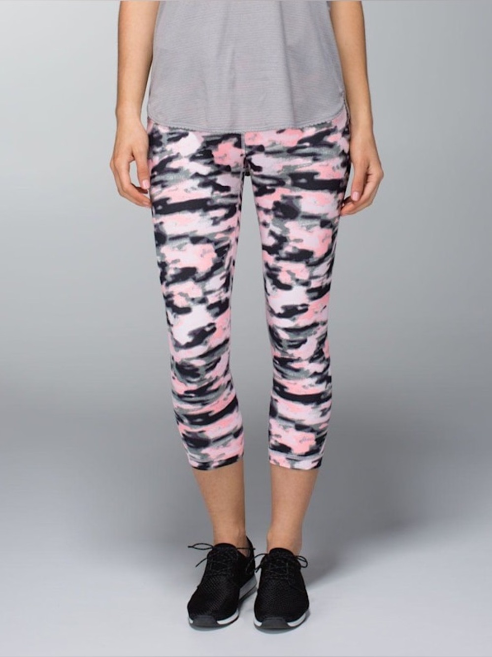 Lululemon wunder under wamo camo crop